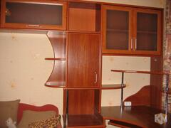 Стол «Вишнёвый пассаж» цвета вишня со шкафчиком, фотография 2