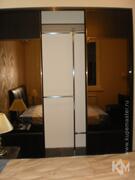 Встроенный шкаф-купе «Для спальни» с зеркалом, фотография 3