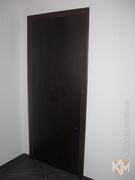 Распашной шкаф «Черно-коричневый» цвета дуб, фотография 1