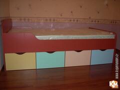Кровать с выдвижными ящиками в детскую, фотография 1