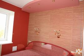 Спальня «Розовый фламинго» с оригинальным изголовьем, фотография 2