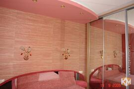 Спальня «Розовый фламинго» с оригинальным изголовьем, фотография 3