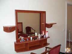 Спальня «Вишня» со шкафом и зеркалом, фотография 2